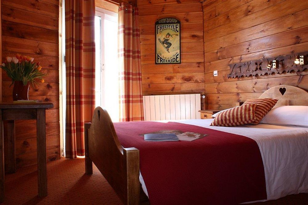Hotel L'Ecureuil Орон Экстерьер фото