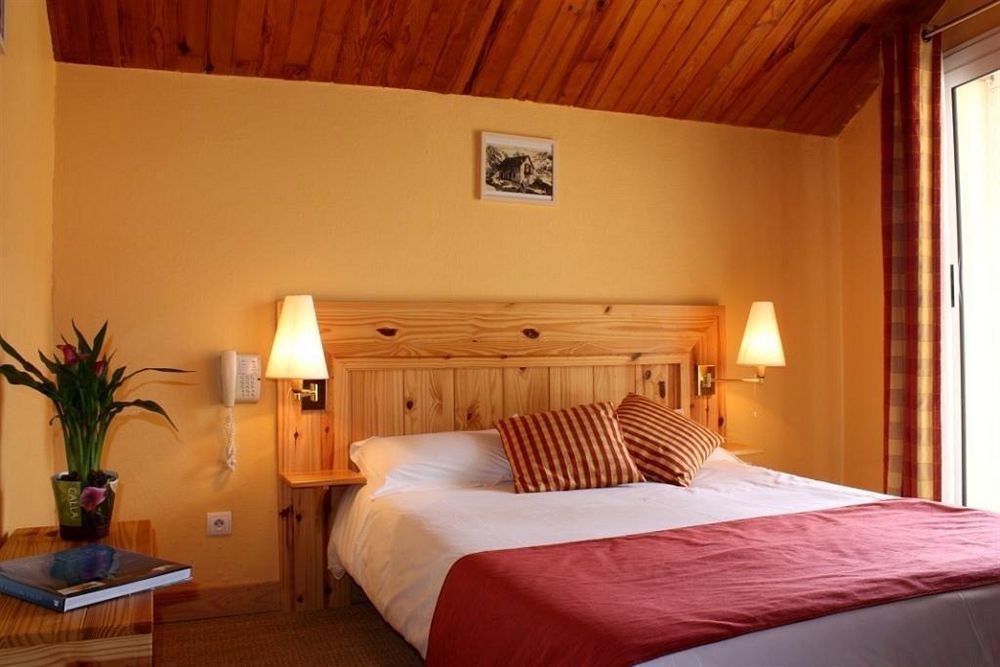 Hotel L'Ecureuil Орон Экстерьер фото