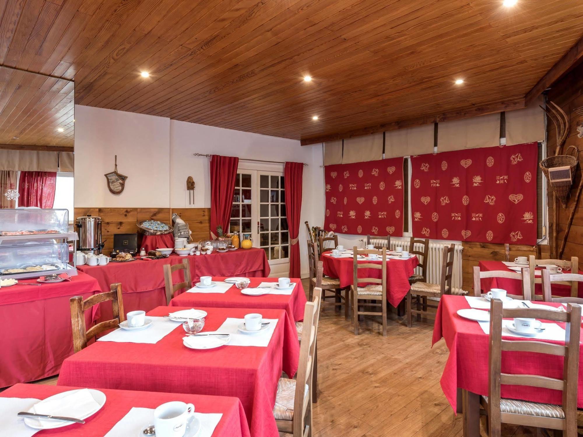 Hotel L'Ecureuil Орон Экстерьер фото
