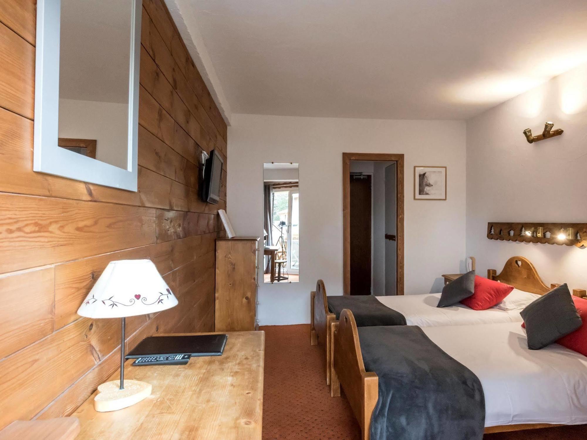 Hotel L'Ecureuil Орон Экстерьер фото
